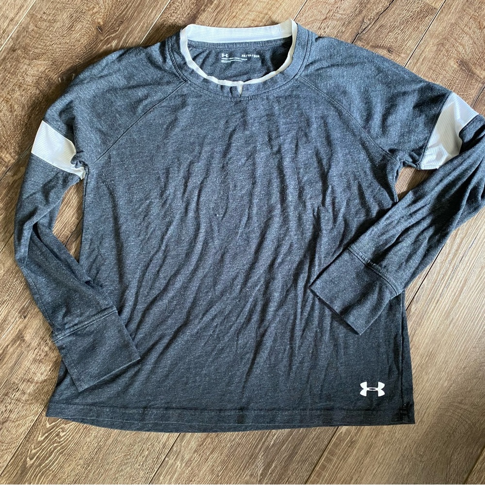 Women's Under Armour Long Sleeve Shirt - XS
